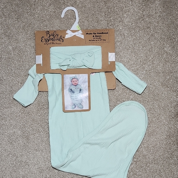 Baby Essentials Other - Baby Essentials Light Green Gown and Headband Set